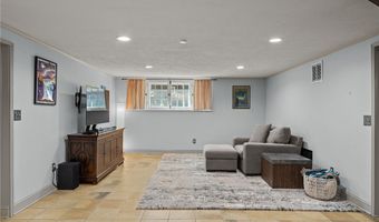 168 Castle Blvd, Akron, OH 44313