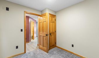 823 Washington St N, Auburn, ME 04210