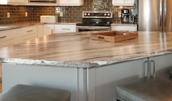 103 Andrews Ct, Alton, IA 51003