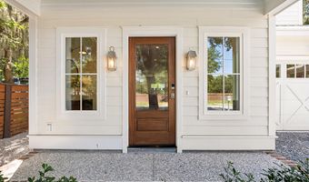 608 Pilot St, Beaufort, SC 29902