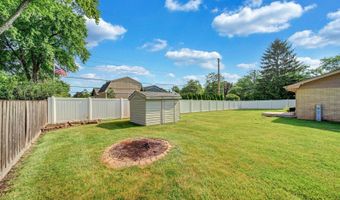 116 E Brittany Dr, Arlington Heights, IL 60004