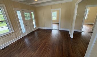 200 S Calhoun St, Bishopville, SC 29010