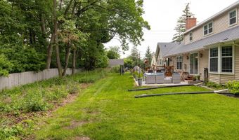 11 MEADOWBROOK Ct, Appleton, WI 54914