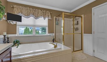 6 Surle Ct, Bayville, NJ 08721