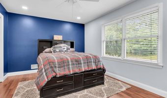 633 Spray Ave, Beachwood, NJ 08722