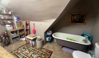 631 W Walnut St, Albion, NE 68620