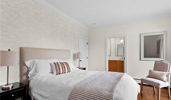 1 Harbor View Dr, Newport, RI 02840