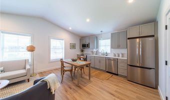 32 Exchange St 101, East Greenwich, RI 02818