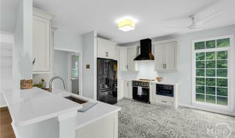 12 Amberwood Cir, Savannah, GA 31405