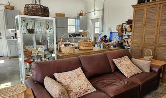 59 Wagon Rd, Alpine, TX 79830