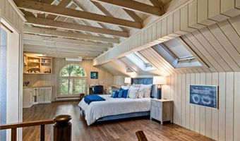 166 New Meadow Rd, Barrington, RI 02806