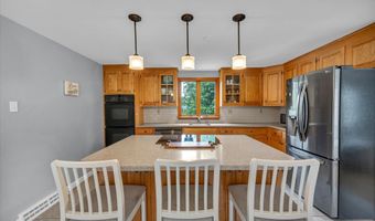 7 Beechwood Cir, Cromwell, CT 06416
