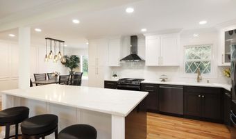 76 Swartzel Dr, Middletown, NJ 07748