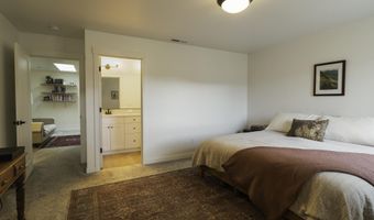 2524 NE Purcell Blvd, Bend, OR 97701