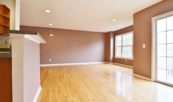 19 MARINA Dr, Bayonne, NJ 07002
