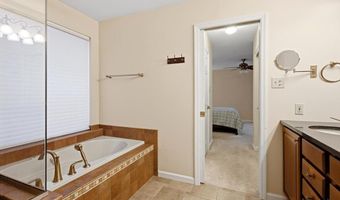 20 Greystoke Ct, Ballwin, MO 63021