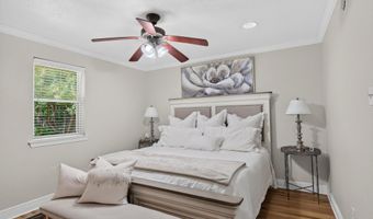514 Sunset Dr, Bay St. Louis, MS 39520