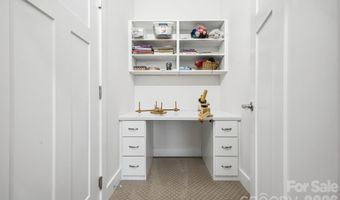 2 Lifestyle Ct, Arden, NC 28704