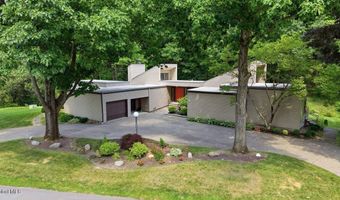 5 Newell Ct, Albany, NY 12204