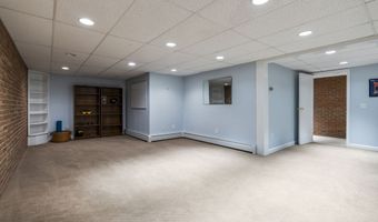 16 Cider Mill Rd, Burlington, CT 06013