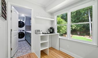 184 Cold Creek Dr, Alpharetta, GA 30009