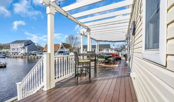 221 Magnolia Dr, Bayville, NJ 08721