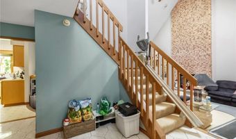 113 Meadow Spring Ln, Amherst, NY 14051