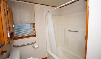 836 DEVENNEY Dr, Bellmawr, NJ 08031