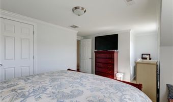 17 Mariner Way, Middletown, RI 02842