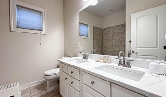 41523 CROSS CANTER Dr, Aldie, VA 20105