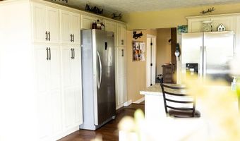 29 Left Fork Bear Track Rd, Beattyville, KY 41311