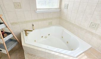 176 Jule St, Apalachicola, FL 32320