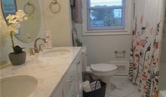 155 Lewiston St, Warwick, RI 02889