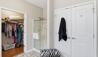 921 Hildebrand Dr, Indianapolis, IN 46217
