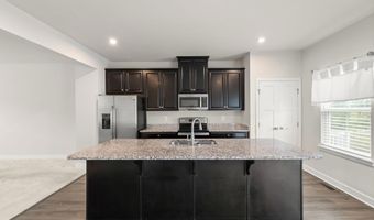 105 BAYHILL Ter, Lake Frederick, VA 22630