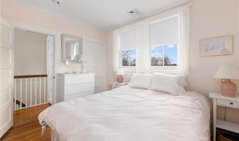 59 Mount Hope Ave, Jamestown, RI 02835