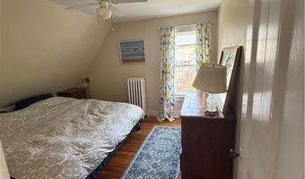 28 Calvert St 3, Newport, RI 02840
