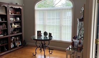 32 Sweet Pea Dr, Cranston, RI 02920