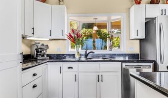 1004 N Honokala Rd B, Haiku, HI 96708