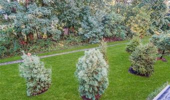 22 Edmund Way 22, Middletown, NJ 07748