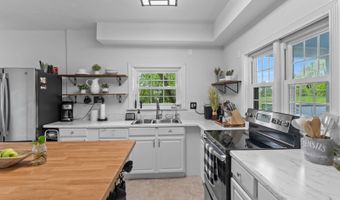 202 Steadwell Rd, Amsterdam, NY 12010