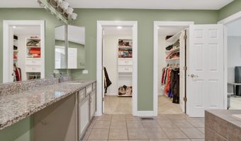 1920 Jester Ln, Algonquin, IL 60102