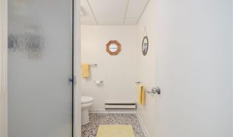 306 America, Newport, RI 02840