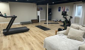 6 Maple Village Ct, Ann Arbor, MI 48103