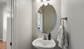 12371 Gregg Ln, Anchorage, AK 99515