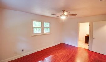 9024 Oakridge Dr, Alton, IL 62002