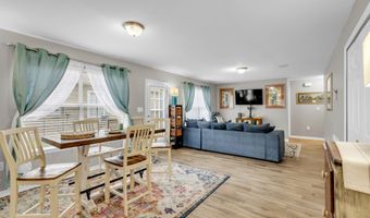 6122 E Jackson St, Bay St. Louis, MS 39520