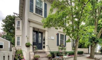 32 School St 3, Newport, RI 02840