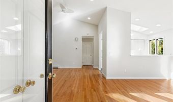 31 Stanchion Ave, Jamestown, RI 02835
