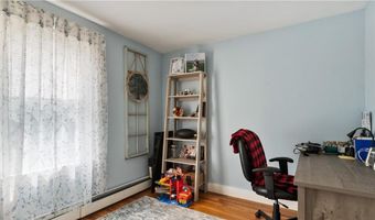 162 Thatcher St, East Providence, RI 02916